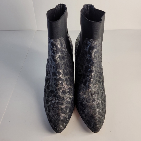 Donald J Pliner women 8.5 W silver metallic leopard print - Picture 3 of 6